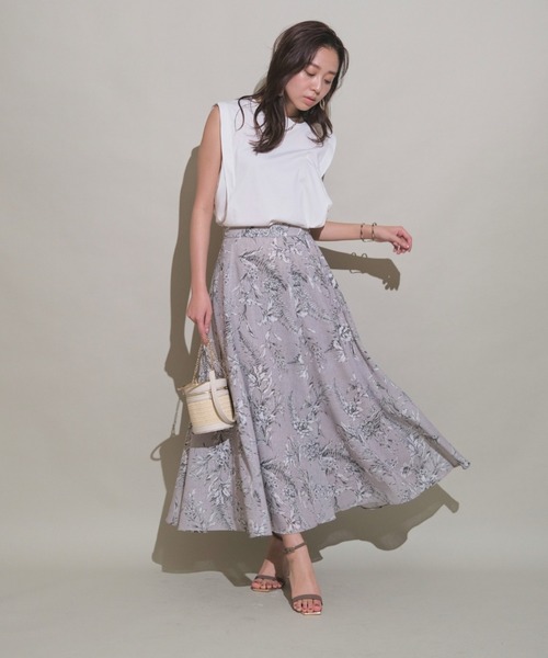 JUSGLITTY（ジャスグリッティー）の「ボタニカルフラワーフレア