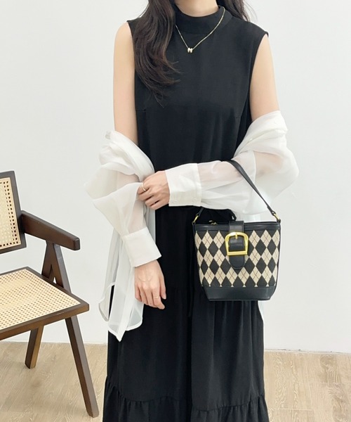 ECLIN(エクラン)の「前後2wayティアードマキシ丈ハイネックロングワンピース(ワンピース・レディース・ブラック/グレイッシュベージュ/グリーン・M/L)」の4枚目の写真