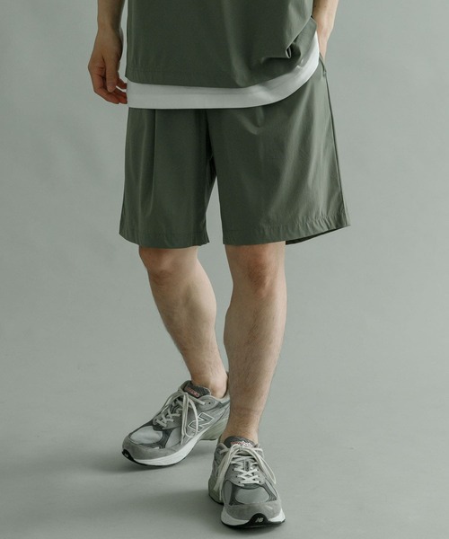 URBAN RESEARCH(アーバンリサーチ)の「『UR TECH MoLight』『撥水/UVカット』SHORTS(その他パンツ・メンズ・チャコールグレー/カーキ/ブラック/ネイビー・LARGE/MEDIUM)」の1枚目の写真