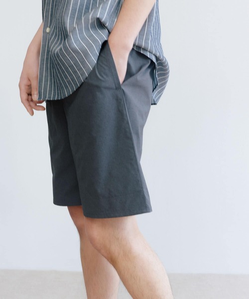 URBAN RESEARCH(アーバンリサーチ)の「『UR TECH MoLight』『撥水/UVカット』SHORTS(その他パンツ・メンズ・チャコールグレー/カーキ/ブラック/ネイビー・LARGE/MEDIUM)」の16枚目の写真