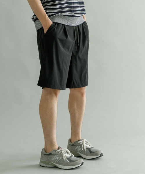 URBAN RESEARCH(アーバンリサーチ)の「『UR TECH MoLight』『撥水/UVカット』SHORTS(その他パンツ・メンズ・チャコールグレー/カーキ/ブラック/ネイビー・LARGE/MEDIUM)」の18枚目の写真