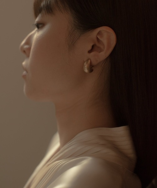 novice（ノーヴィス）の「【novice】Volume Earring（イヤリング・レディース・シルバー/ゴールド・FREE）」の3枚目の写真