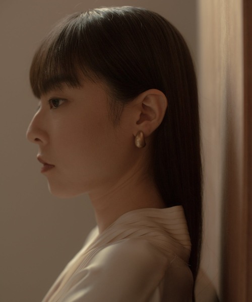 novice（ノーヴィス）の「【novice】Volume Earring（イヤリング・レディース・シルバー/ゴールド・FREE）」の8枚目の写真