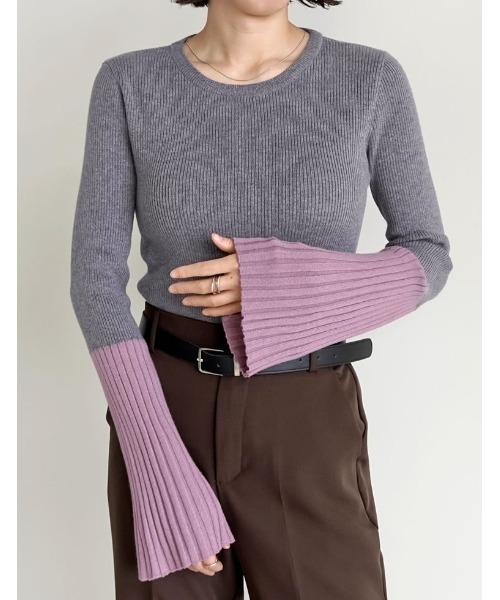 Re:EDIT（リエディ）の「[新色追加][販売枚数1.8万枚突破]選べる2TYPE配色or無地フレアスリーブリブニットトップス（ニット/セーター・レディース・ホワイト×ブラック/ブラック×ホワイト/ブラック系その他/ブラック/ホワイト/レッド系その他/ブルー系その他2/ホワイト系2/オレンジ系その他/ブルー系1/ブルー系その他/ブラック系その他2/オレンジ系その他2/ブラック系2/ブラック系/ホワイト系/レッド系その他2/ブルー系/レッド系その他3/レッド系その他4/ピンク系その他/パープル系その他/パープル系その他2/ピンク系その他2・LARGE/MEDIUM）」の16枚目の写真