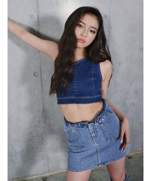 EVRIS（エヴリス）の「【10周年記念】デニムワンショルダートップス（キャミソール・レディース・ブルー・FREE）」の3枚目の写真