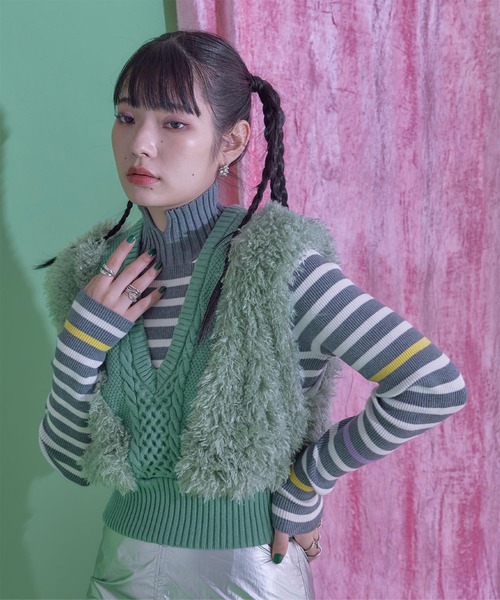 miette(ミエット)の「ケーブルファーショートベスト(ベスト・レディース・アイボリー/ブラック/ピンク/グリーン・FREE)」の4枚目の写真