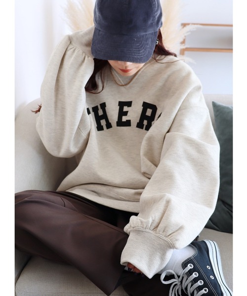 reca(レカ)の「裏起毛ボリューム袖ロゴスウェット(スウェット・レディース・オートミール/ブラック/チャコールグレー/グレー系その他/グレイッシュベージュ/トップグレー/ベージュ系その他・FREE)」の1枚目の写真