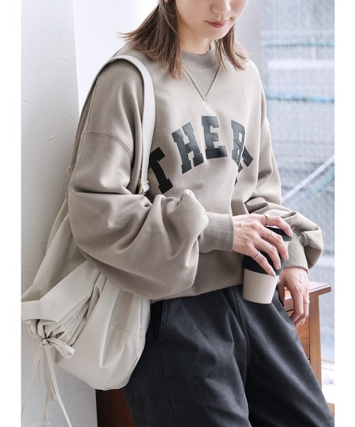 reca(レカ)の「裏起毛ボリューム袖ロゴスウェット(スウェット・レディース・オートミール/ブラック/チャコールグレー/グレー系その他/グレイッシュベージュ/トップグレー/ベージュ系その他・FREE)」の7枚目の写真