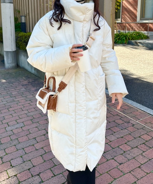 CLEA（クレア）の「中綿パディングロングダウンジャケット（ダウンジャケット/コート・レディース・アイボリー/ブラック・M/L）」の4枚目の写真