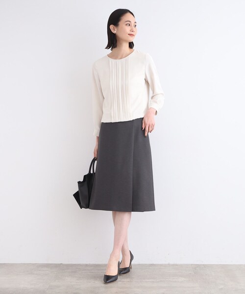 INDIVI（インディヴィ）の「◆【洗える／SEUP可能】巻き風デザインセミAラインスカート（スーツスカート・レディース・ナチュラル/ダークグレー/ネイビー・40/13/36/03/19/05/38/15 ）」の5枚目の写真