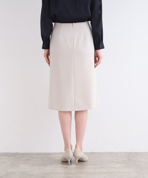 INDIVI（インディヴィ）の「◆【洗える／SEUP可能】巻き風デザインセミAラインスカート（スーツスカート・レディース・ナチュラル/ダークグレー/ネイビー・40/13/36/03/19/05/38/15 ）」の16枚目の写真