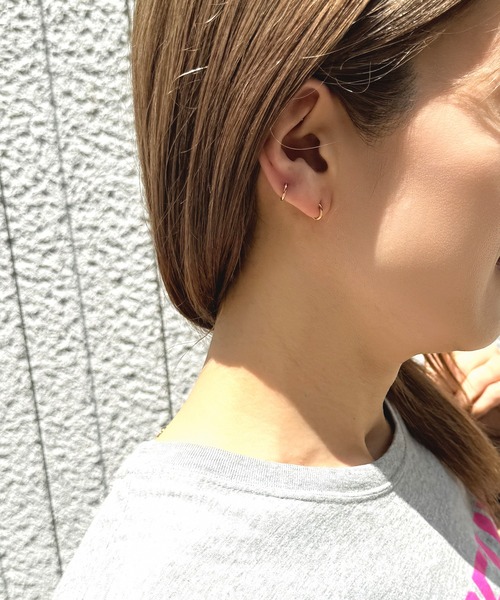 Phoebe（フィービィー）の「【シリーズ累計販売　10,000点突破！】【金属アレルギー対応】ミニフープピアス/サージカルステンレス/ジェンダーレス（ピアス（両耳用）・レディース・シルバー/イエローゴールド/ピンクゴールド・FREE）」の11枚目の写真