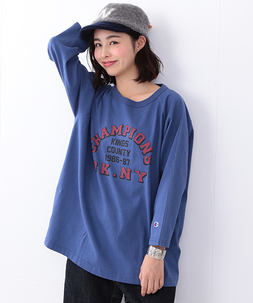 Champion(チャンピオン)の「CHAMPION / US BIG ラグラン T(Tシャツ/カットソー・レディース・グレー/ブルー・X-LARGE)」の2枚目の写真