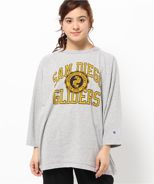 Champion(チャンピオン)の「CHAMPION / US BIG ラグラン T(Tシャツ/カットソー・レディース・グレー/ブルー・X-LARGE)」の3枚目の写真