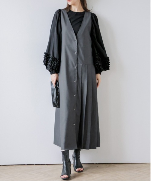 AMELY(エミリー)の「サイドプリーツジャンパースカート(ジャンパースカート・レディース・グレー/ブラック/ベージュ・フリー)」の2枚目の写真