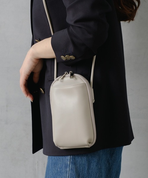 Actually（アクチュアリー）の「ラウンドスマホショルダー（ショルダーバッグ・レディース・アイボリー/グレイッシュベージュ/ブラック・フリー）」の3枚目の写真