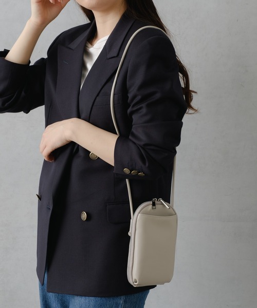 Actually（アクチュアリー）の「ラウンドスマホショルダー（ショルダーバッグ・レディース・アイボリー/グレイッシュベージュ/ブラック・フリー）」の5枚目の写真