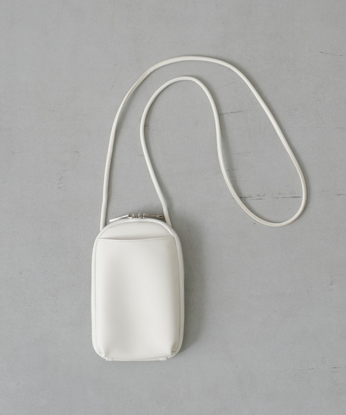 Actually（アクチュアリー）の「ラウンドスマホショルダー（ショルダーバッグ・レディース・アイボリー/グレイッシュベージュ/ブラック・フリー）」の21枚目の写真