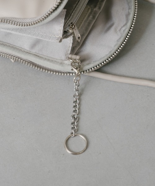 Actually（アクチュアリー）の「ラウンドスマホショルダー（ショルダーバッグ・レディース・アイボリー/グレイッシュベージュ/ブラック・フリー）」の10枚目の写真