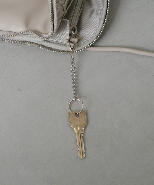 Actually（アクチュアリー）の「ラウンドスマホショルダー（ショルダーバッグ・レディース・アイボリー/グレイッシュベージュ/ブラック・フリー）」の9枚目の写真