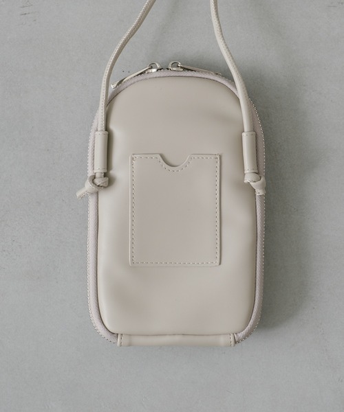 Actually（アクチュアリー）の「ラウンドスマホショルダー（ショルダーバッグ・レディース・アイボリー/グレイッシュベージュ/ブラック・フリー）」の16枚目の写真