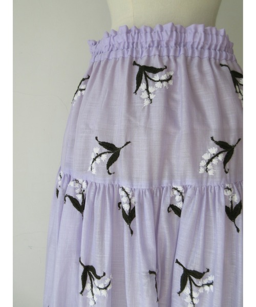 nesessaire（ネセセア）の「ミュゲ（すずらん）エンブロイダリースカート（スカート・レディース・ベージュ/ネイビー/ライラック・38）」の7枚目の写真