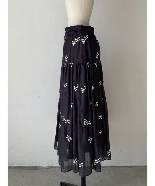 nesessaire（ネセセア）の「ミュゲ（すずらん）エンブロイダリースカート（スカート・レディース・ベージュ/ネイビー/ライラック・38）」の20枚目の写真
