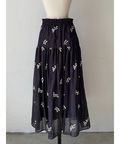 nesessaire（ネセセア）の「ミュゲ（すずらん）エンブロイダリースカート（スカート・レディース・ベージュ/ネイビー/ライラック・38）」の21枚目の写真