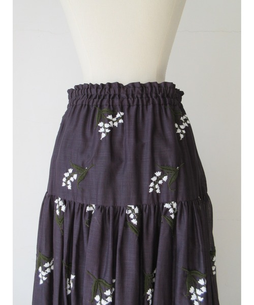 nesessaire（ネセセア）の「ミュゲ（すずらん）エンブロイダリースカート（スカート・レディース・ベージュ/ネイビー/ライラック・38）」の22枚目の写真