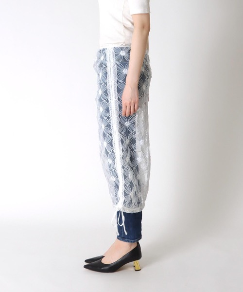 Three Four Time（ｽﾘｰﾌｫｰﾀｲﾑ）の「モチーフチュールレイヤードスカート（スカート・レディース・ブラック/オフホワイト・FREE）」の15枚目の写真