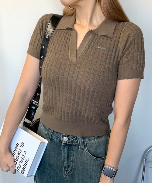 non-hedge(ノンヘッジ)の「プレート付ニットポロ襟トップス(ニット/セーター・レディース・ブラック/ベージュ/ブラウン/オフホワイト・FREE)」の22枚目の写真