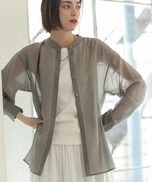 OPAQUE.CLIP（オペークドットクリップ）の「◆《VERY掲載》シアーバンドカラーシャツ【洗濯機洗い可】（シャツ/ブラウス・レディース・ダークグレー/ベージュ/スモーキーグリーン系・36/42/40/38）」の6枚目の写真