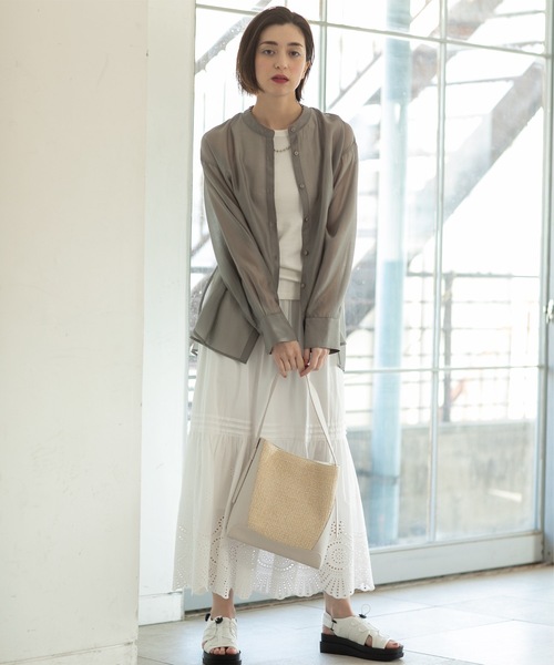 OPAQUE.CLIP（オペークドットクリップ）の「◆《VERY掲載》シアーバンドカラーシャツ【洗濯機洗い可】（シャツ/ブラウス・レディース・ダークグレー/ベージュ/スモーキーグリーン系・36/42/40/38）」の9枚目の写真