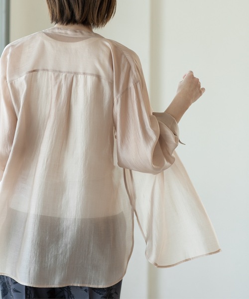OPAQUE.CLIP（オペークドットクリップ）の「◆《VERY掲載》シアーバンドカラーシャツ【洗濯機洗い可】（シャツ/ブラウス・レディース・ダークグレー/ベージュ/スモーキーグリーン系・36/42/40/38）」の15枚目の写真