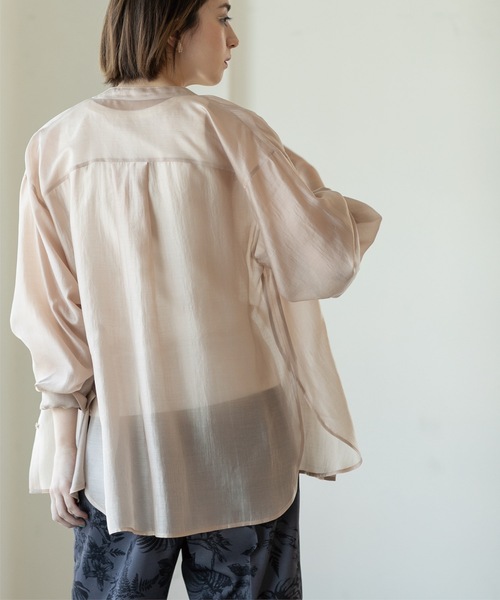OPAQUE.CLIP（オペークドットクリップ）の「◆《VERY掲載》シアーバンドカラーシャツ【洗濯機洗い可】（シャツ/ブラウス・レディース・ダークグレー/ベージュ/スモーキーグリーン系・36/42/40/38）」の17枚目の写真