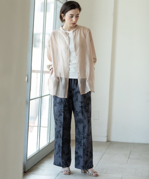 OPAQUE.CLIP（オペークドットクリップ）の「◆《VERY掲載》シアーバンドカラーシャツ【洗濯機洗い可】（シャツ/ブラウス・レディース・ダークグレー/ベージュ/スモーキーグリーン系・36/42/40/38）」の18枚目の写真