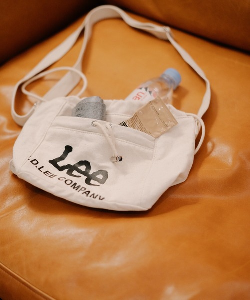 Lee（リー）の「Lee/リー BIG　ナナメプリント　ドローストリング　2WAY　巾着　ショルダー（ショルダーバッグ・レディース・ブラック/ホワイト/ホワイト×シルバー/グレー・FREE）」の7枚目の写真