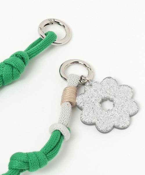 niko and...（ニコアンド）の「コードフラワーハンドストラップ（スマホグッズ・レディース・オレンジ/グリーン/ライトブルー/ブラック/ラベンダー/シャーベット/セージグリーン・0）」の15枚目の写真