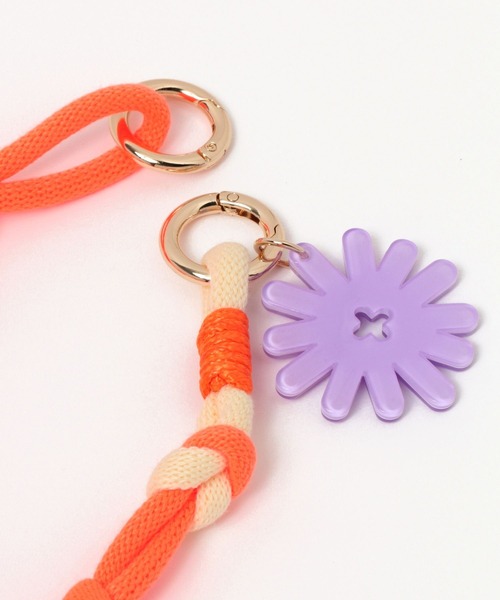 niko and...（ニコアンド）の「コードフラワーハンドストラップ（スマホグッズ・レディース・オレンジ/グリーン/ライトブルー/ブラック/ラベンダー/シャーベット/セージグリーン・0）」の20枚目の写真