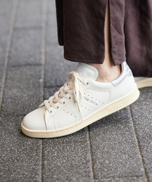 IENA（イエナ）の「adidas Originals for EDIFICE/IENA 別注 STANSMITH LUX Exclusiveモデル（スニーカー・レディース・アイボリー・22.5cm/23cm/23.5cm/24cm/24.5cm/25cm）」の12枚目の写真