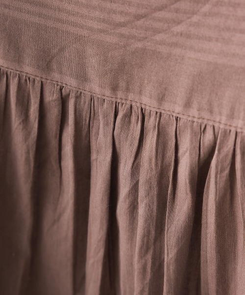 OMNES（オムネス）の「コットンドビータックフレンチスリーブブラウス（シャツ/ブラウス・レディース・ホワイト/ベージュ/ブラウン/チャコール・FREE）」の9枚目の写真