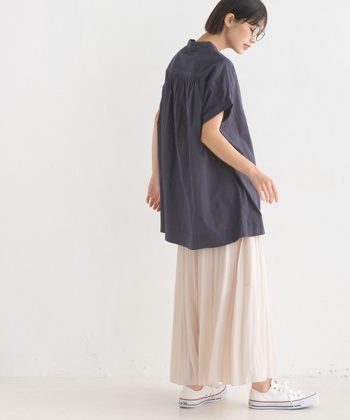 OMNES（オムネス）の「コットンドビータックフレンチスリーブブラウス（シャツ/ブラウス・レディース・ホワイト/ベージュ/ブラウン/チャコール・FREE）」の18枚目の写真