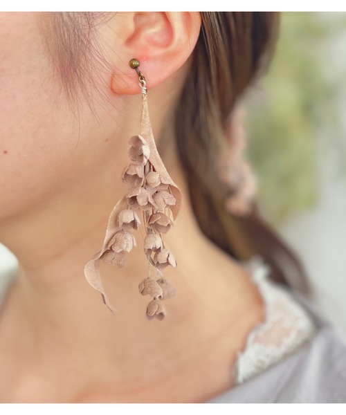 m.soeur（エムスール）の「スズランの両耳イヤリング（イヤリング・レディース・ホワイト/ブラック/グレー・FREE）」の7枚目の写真