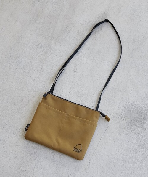 SIERRA DESIGNS(シェラデザイン)の「SIERRA DESIGNS(シエラデザインズ)別注サコッシュ(ショルダーバッグ・メンズ・ブラック/ベージュ・FREE)」の3枚目の写真