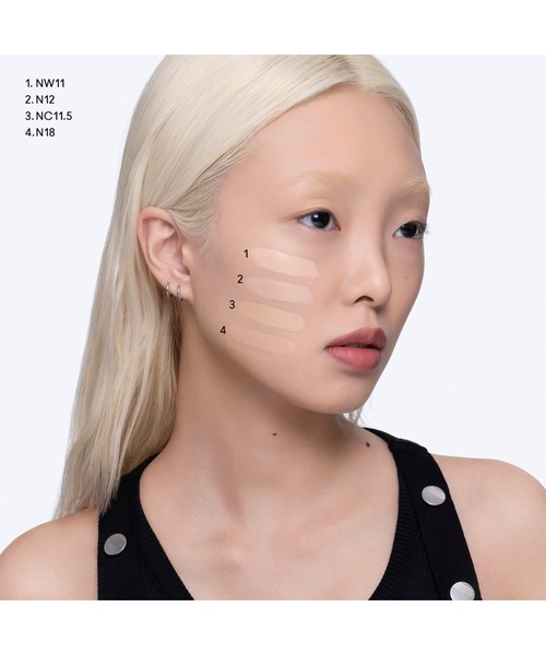 M・A・C（マック）の「【M･A･C/マック】スタジオ フィックス ロングウエア クッション ファンデーション SPF 50（ファンデーション・レディース・N18/NC30/NC15/N12/NC20/NC25/NW11/N11/NC35/NC9/NC40/NW6・FREE）」の17枚目の写真