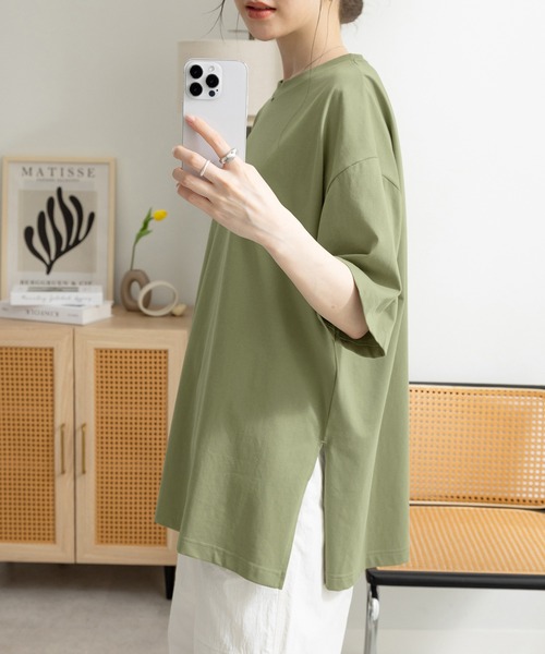 CHAN ME(チャンミ)の「汗ジミ防止ビッグシルエットTシャツ(Tシャツ/カットソー・レディース・チャコールグレー/カーキ/テラコッタ/ブルー・MEDIUM/LARGE/X-LARGE)」の3枚目の写真