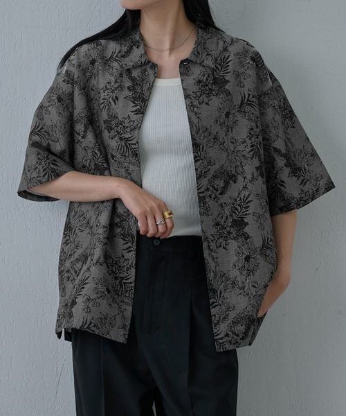 COLONY 2139（コロニートゥーワンスリーナイン）の「アーティフラワーリネンタッチ半袖シャツ（シャツ/ブラウス・メンズ・ブラック/ホワイト・MEDIUM/LARGE）」の3枚目の写真