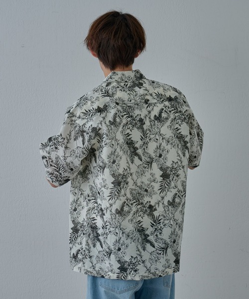 COLONY 2139（コロニートゥーワンスリーナイン）の「アーティフラワーリネンタッチ半袖シャツ（シャツ/ブラウス・メンズ・ブラック/ホワイト・MEDIUM/LARGE）」の8枚目の写真