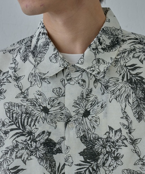COLONY 2139（コロニートゥーワンスリーナイン）の「アーティフラワーリネンタッチ半袖シャツ（シャツ/ブラウス・メンズ・ブラック/ホワイト・MEDIUM/LARGE）」の22枚目の写真