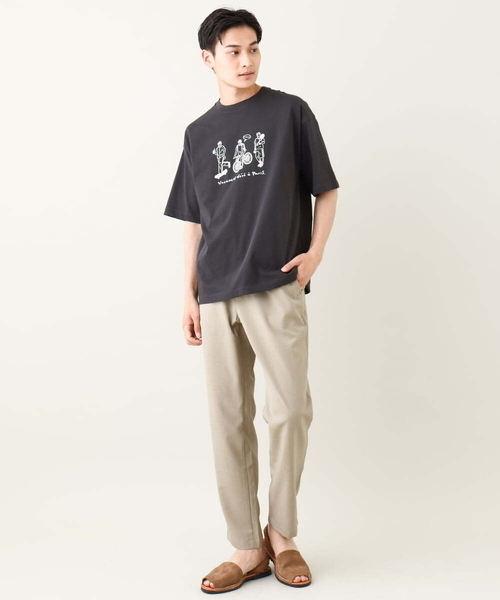 a.v.v(アーヴェヴェ)の「【ucaU×a.v.vコラボ】イラストワイドシルエットTシャツ(Tシャツ/カットソー・メンズ・チャコールグレー/ホワイト・46/48/50)」の3枚目の写真